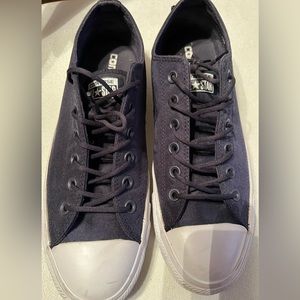 CONVERSE woman’s size 10. Color Indigo/White. Gently used